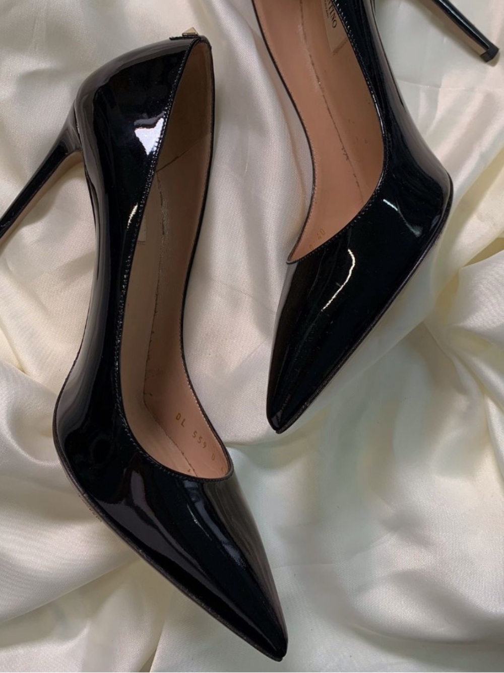 Valentino Garavani Rockstud Black Patent Leather Pointed Toe Pumps $1100